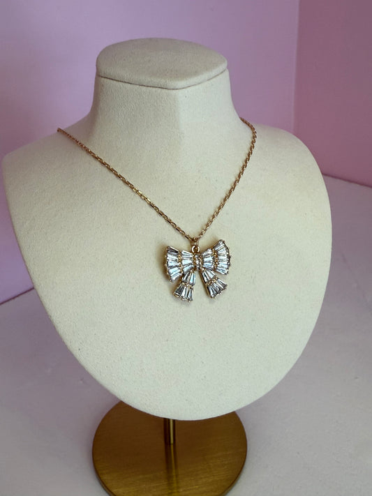 Lessly Necklace